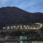 5 Stinet Villa