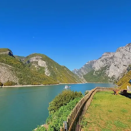 Villa 5 Stinet Koman