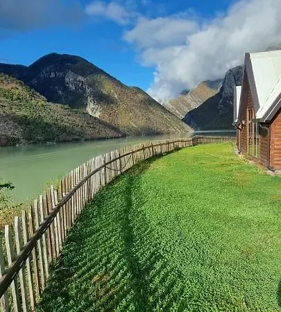 5 Stinet Villa *