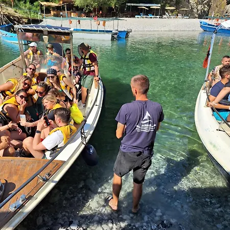 5 Stinet Villa *